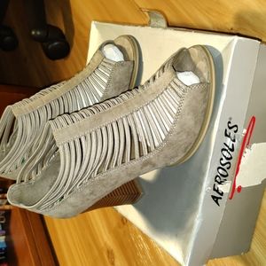 Comfortable Strappy high heel with thick wooden heel. Aerosoles, size 8